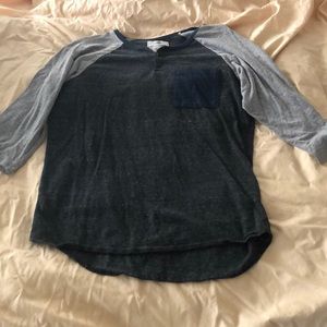 Men’s baseball style tee